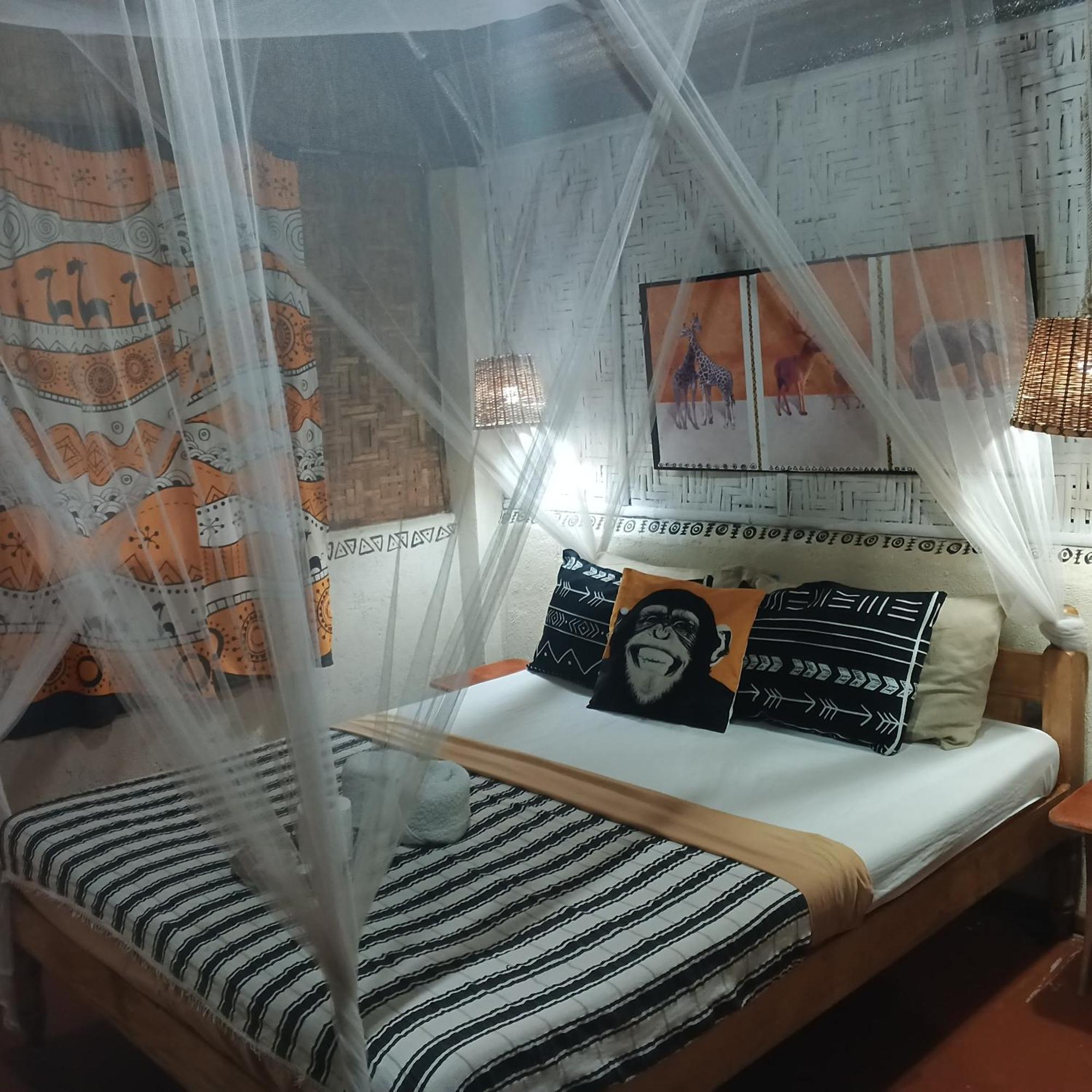 Hotel Two Crazy Monkeys Bakhawan Exterior foto